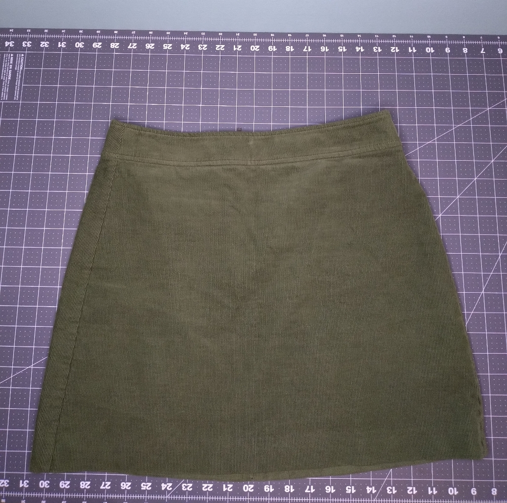 J. Crew corduroy green skirt size 6